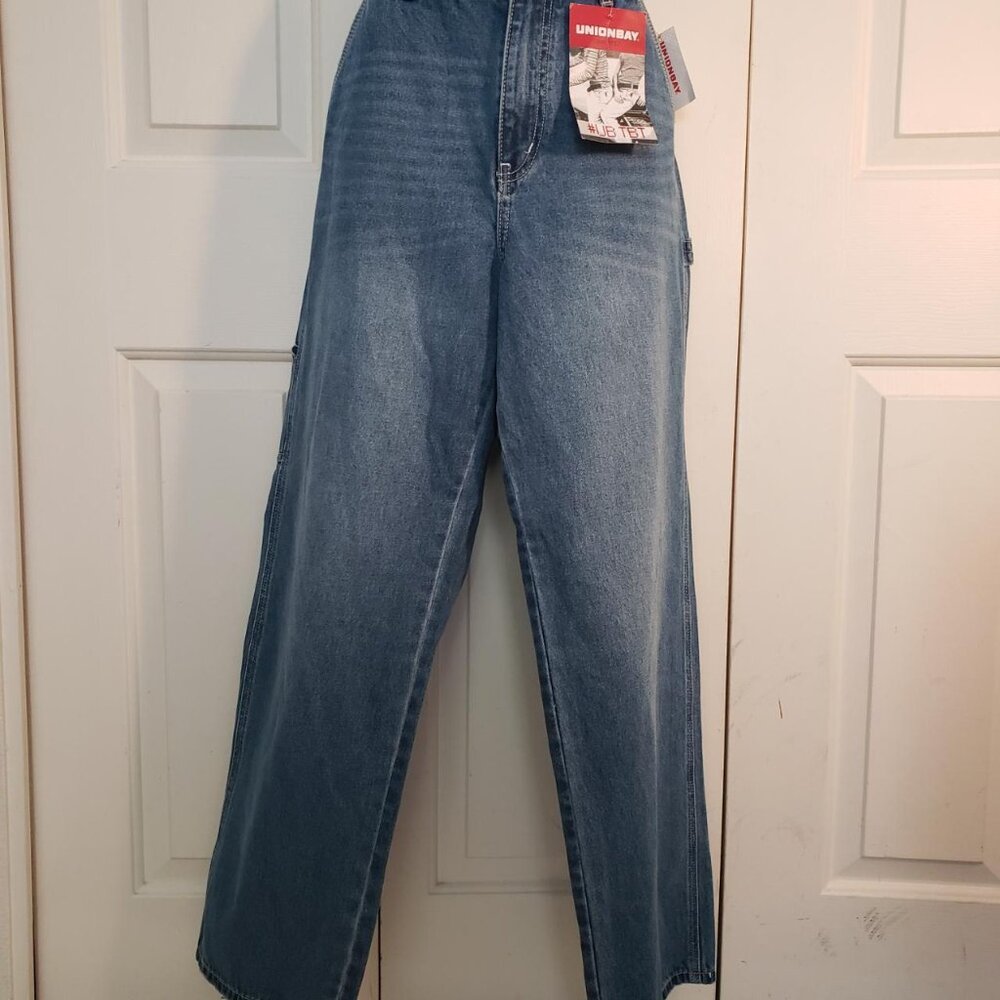 UnionBay cargo  jeans, size 9, brand new with tags
